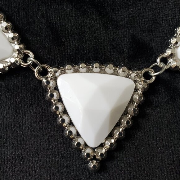 Womens Mother of Pearl Gemstone Triangle Pendant Necklace - Picture 3 of 4